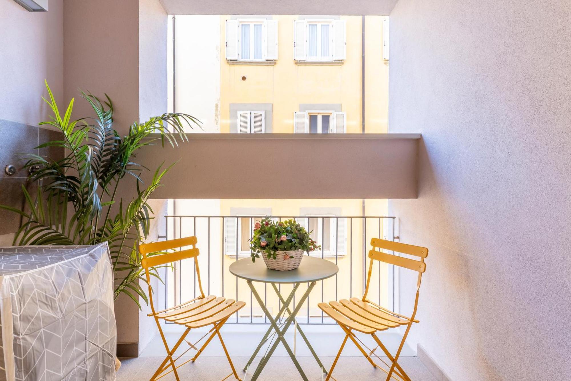 Piazza Cavallotti & Mercato Centrale Apartment! Ливорно Екстериор снимка