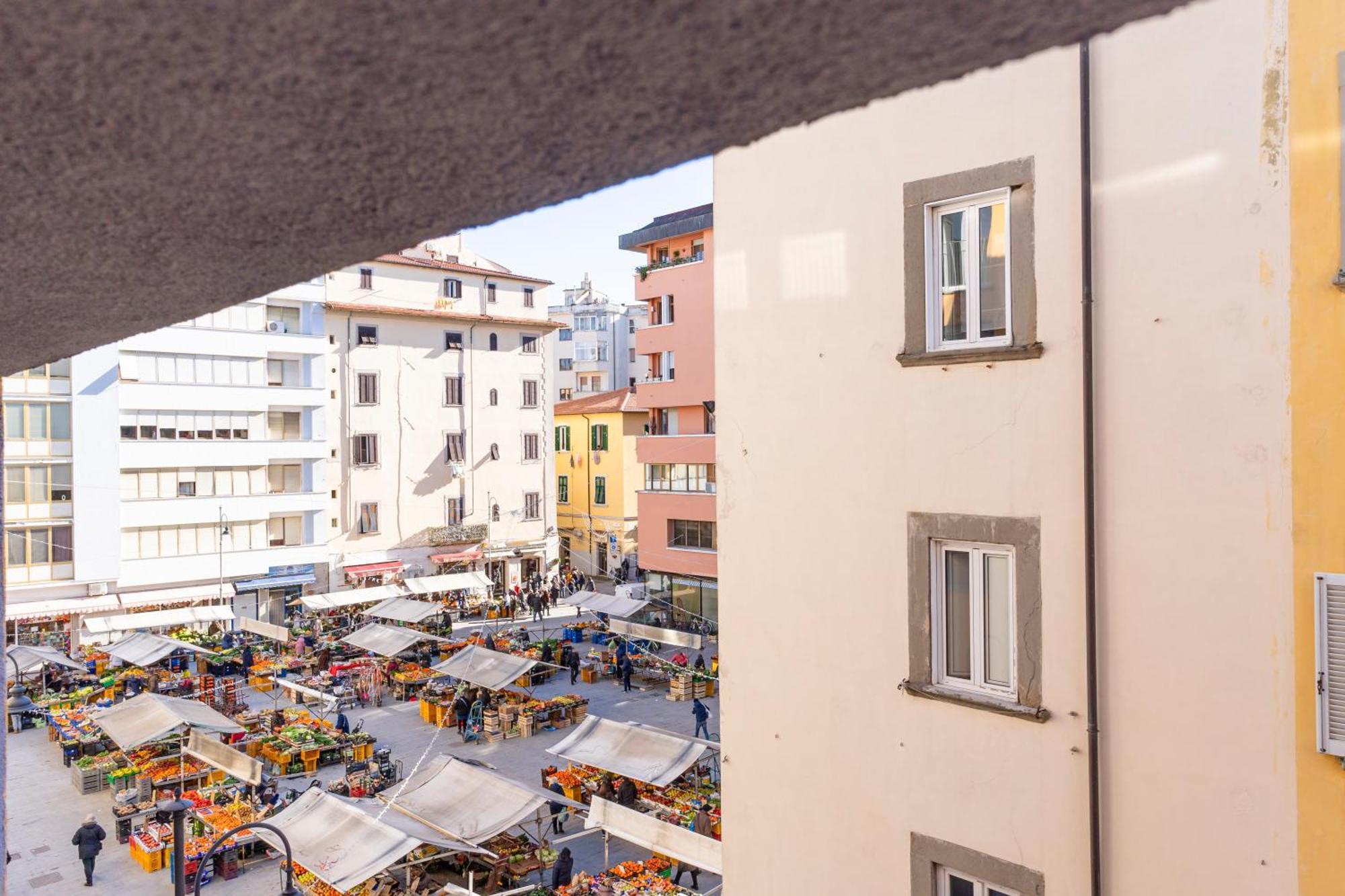 Piazza Cavallotti & Mercato Centrale Apartment! Ливорно Екстериор снимка